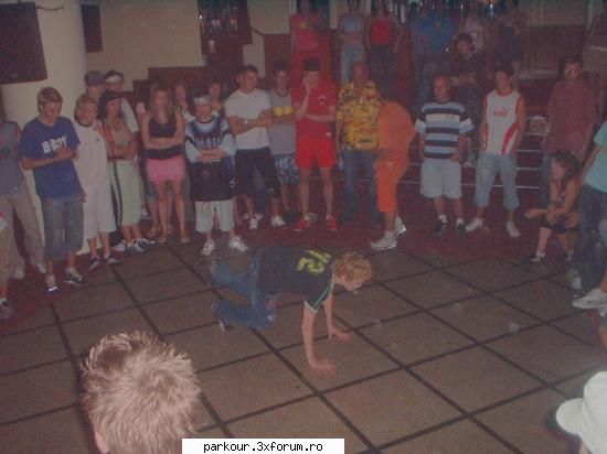 B-Boy Bitza - la battle ..bytza cauta cv p jos... e nebun..!!! - --=Break-Dance=--